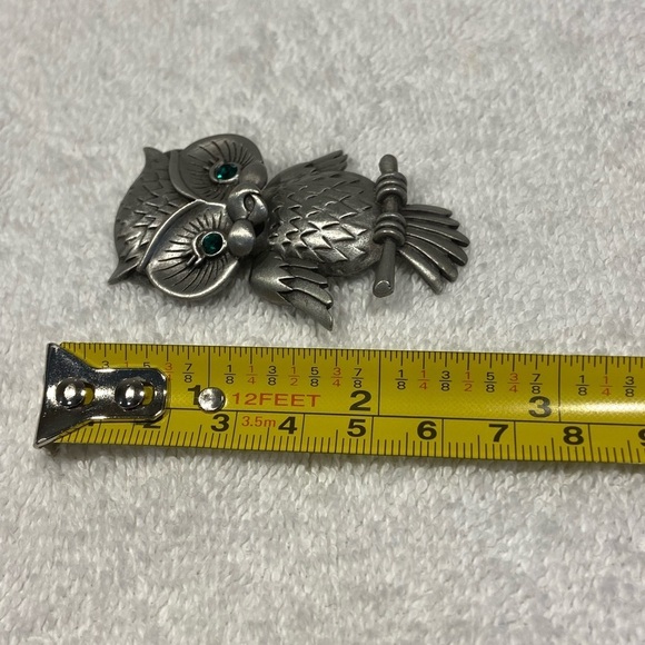 Vintage Pewter JJ Owl Brooch Pin Green Eye Rhinestones - Picture 12 of 13